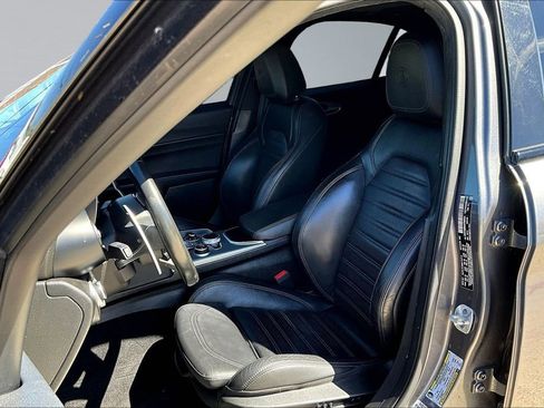 Used 2022 Alfa Romeo Giulia Veloce image 22