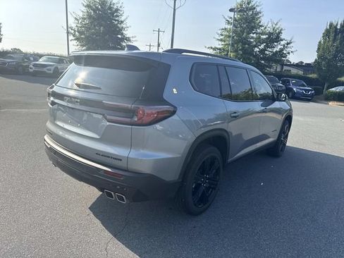 Used 2025 GMC Acadia Elevation w/ Elevation Premium Package FWD image 8