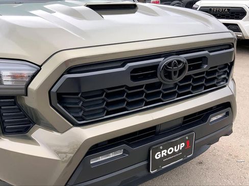 Used 2025 Toyota Tacoma TRD Sport image 29