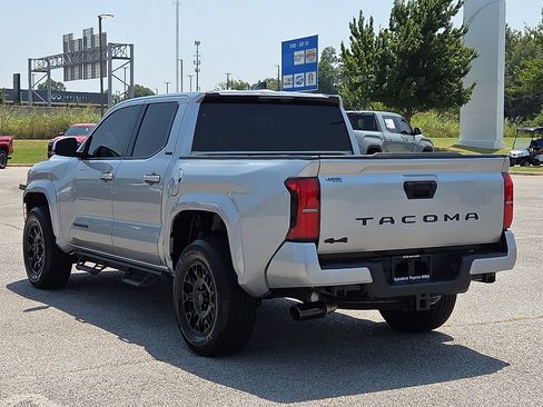 Used 2024 Toyota Tacoma SR5 AWD/4WD image 4