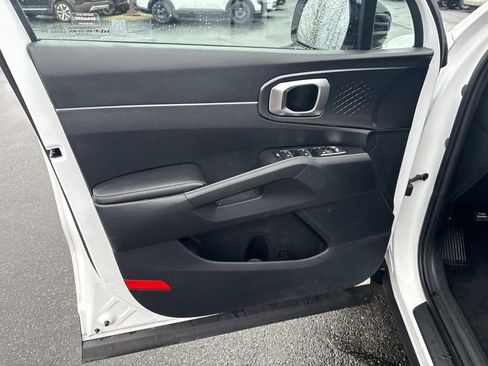 Used 2022 Kia Sorento S image 15