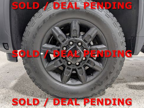 Used 2025 GMC Sierra 3500 AT4 image 12