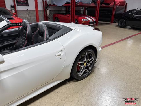 Used 2016 Ferrari California T image 43
