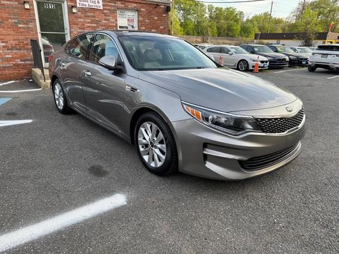 Used 2017 Kia Optima EX w/ Premium Package FWD image 2