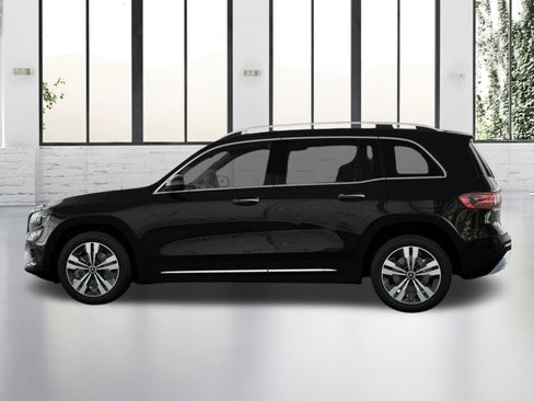 Used 2026 Mercedes-Benz GLB 250 4MATIC image 33