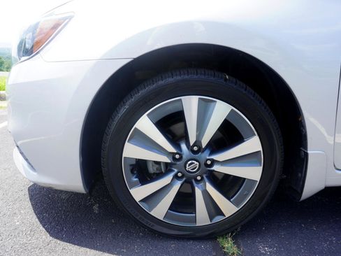 Used 2019 Nissan Sentra SV w/ Special Edition Package image 36