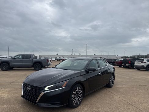 Certified 2025 Nissan Altima 2.5 SV image 7