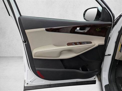 Used 2017 Kia Sorento EX w/ EX Premium Package image 21