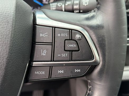 Used 2021 Toyota Highlander Limited image 26