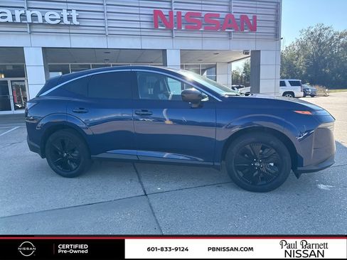 Certified 2025 Nissan Murano SV image 13