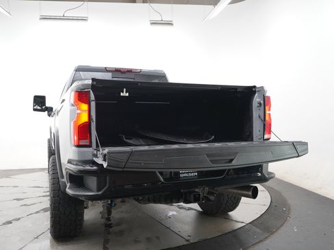 Used 2025 Chevrolet Silverado 2500 ZR2 w/ Technology Package AWD/4WD image 19