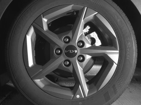 Used 2025 Kia K4 FWD image 14