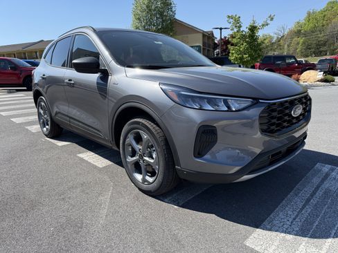 New 2026 Ford Escape ST-Line w/ Tech Pack #1 AWD/4WD image 3