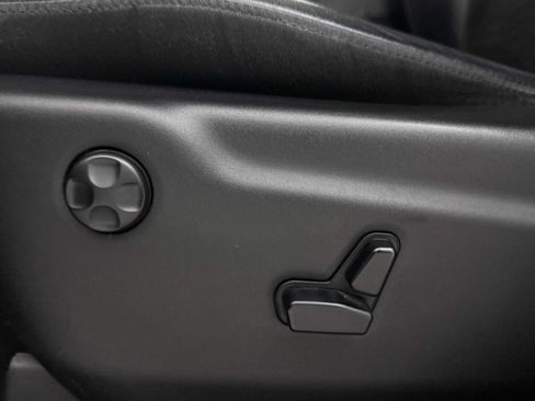 Used 2019 Jeep Grand Cherokee Altitude RWD image 26