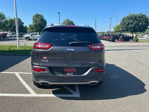 Used 2018 Jeep Cherokee Limited AWD/4WD image 6