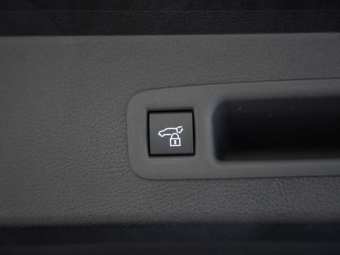 New 2026 Toyota Sienna XLE FWD image 11