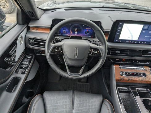 New 2025 Lincoln Aviator Black Label image 17