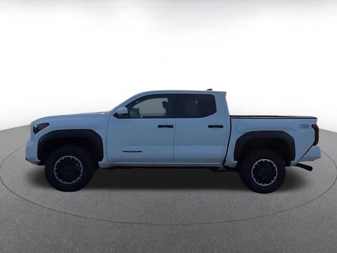 Used 2025 Toyota Tacoma TRD Off-Road image 8