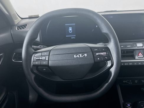 Used 2025 Kia K4 FWD image 18