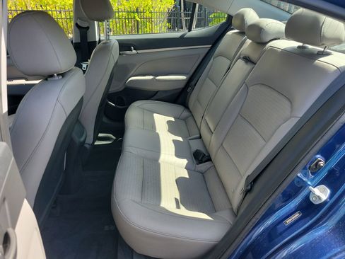 Used 2017 Hyundai Elantra Limited FWD image 17