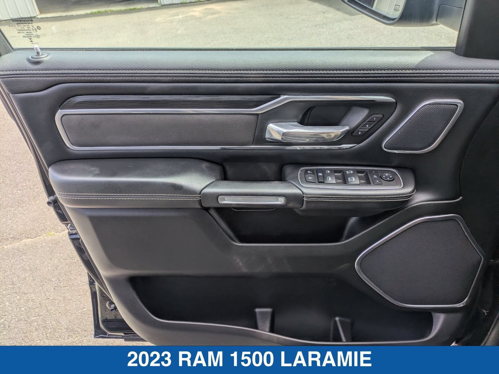 Used 2023 RAM 1500 Laramie AWD/4WD image 12