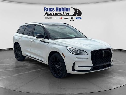 Used 2023 Lincoln Corsair Reserve w/ Equipment Group 202A FWD image 9