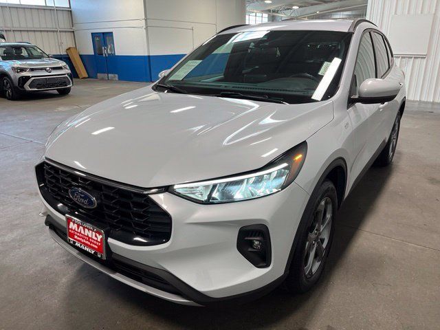 Used 2025 Ford Escape ST-Line Select AWD/4WD image 7