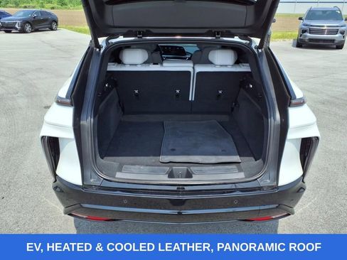Used 2024 Cadillac Lyriq Sport image 9