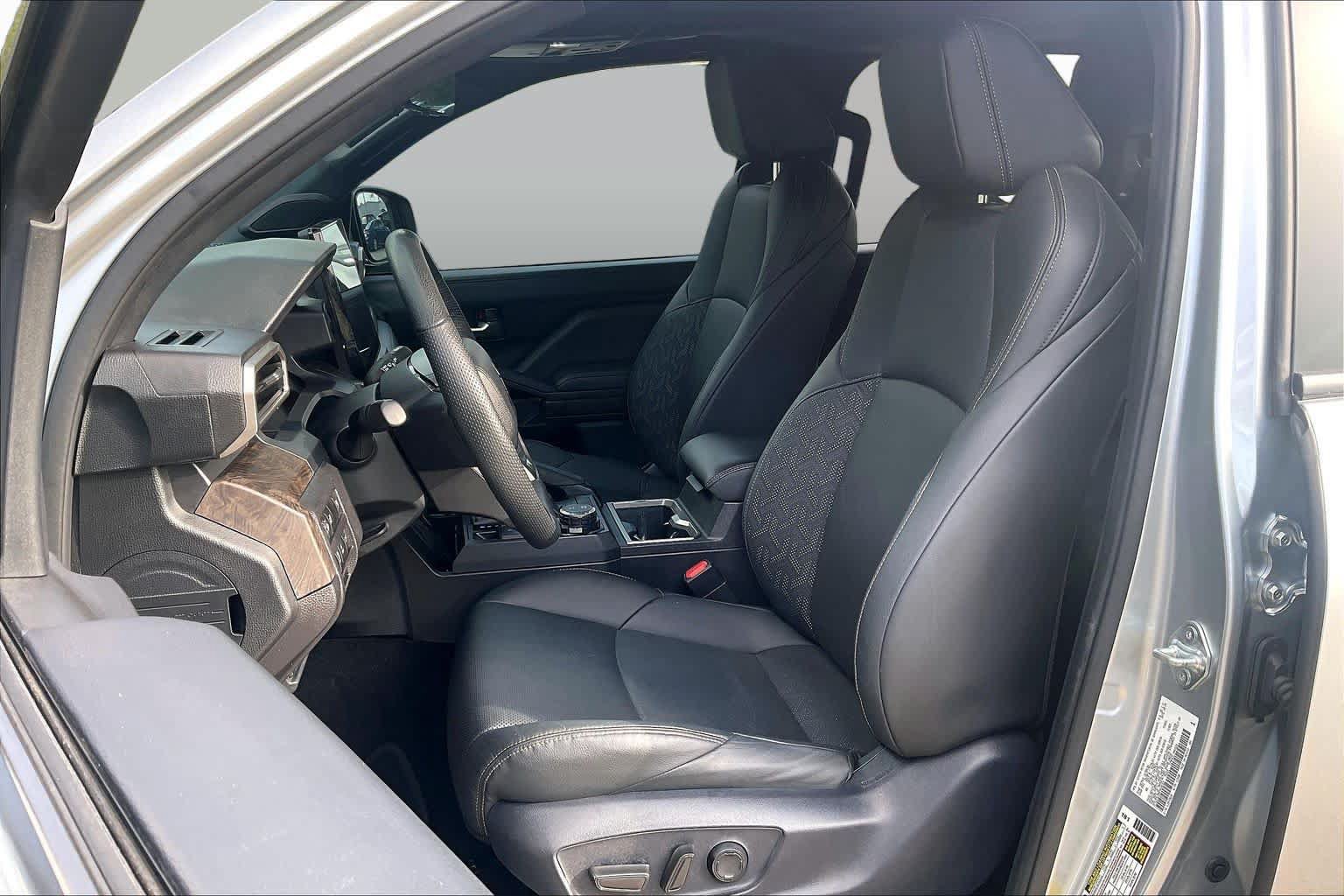 Used 2024 Toyota Tacoma Limited AWD/4WD image 8