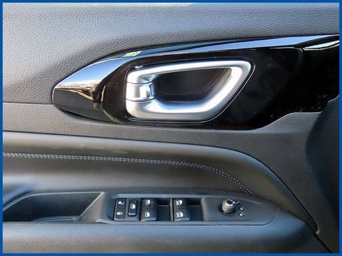 New 2026 Jeep Compass Limited w/ Sun, Sound & Navigation Group image 13