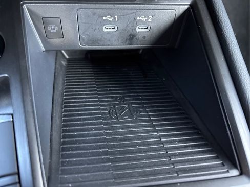 Used 2025 Nissan Kicks SV image 35