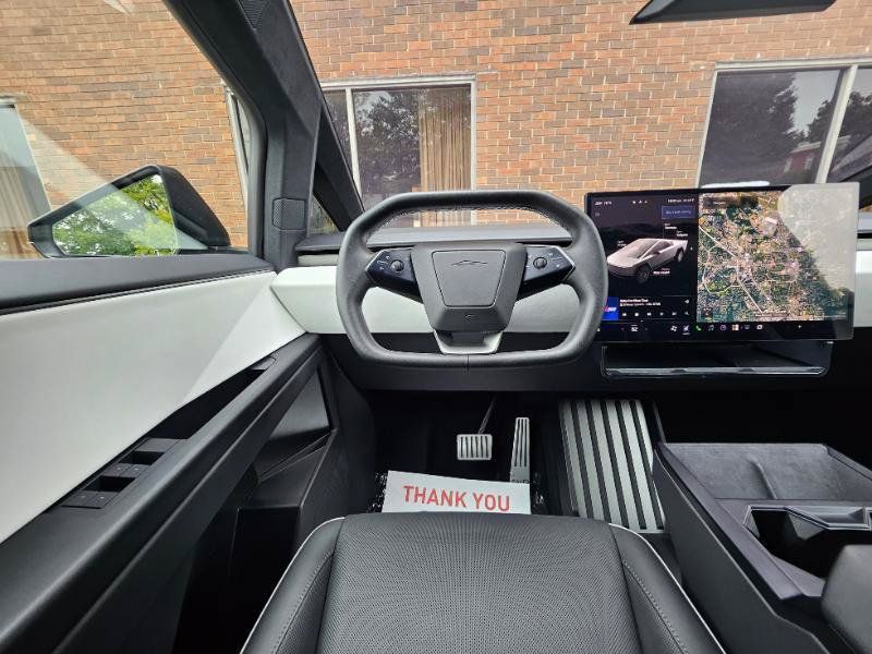 Used 2024 Tesla Cybertruck AWD Crew Cab image 4