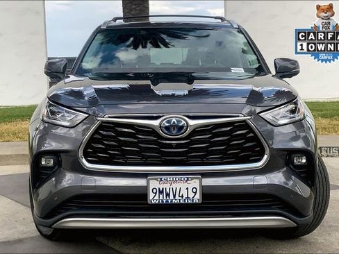 Used 2024 Toyota Highlander Platinum image 3