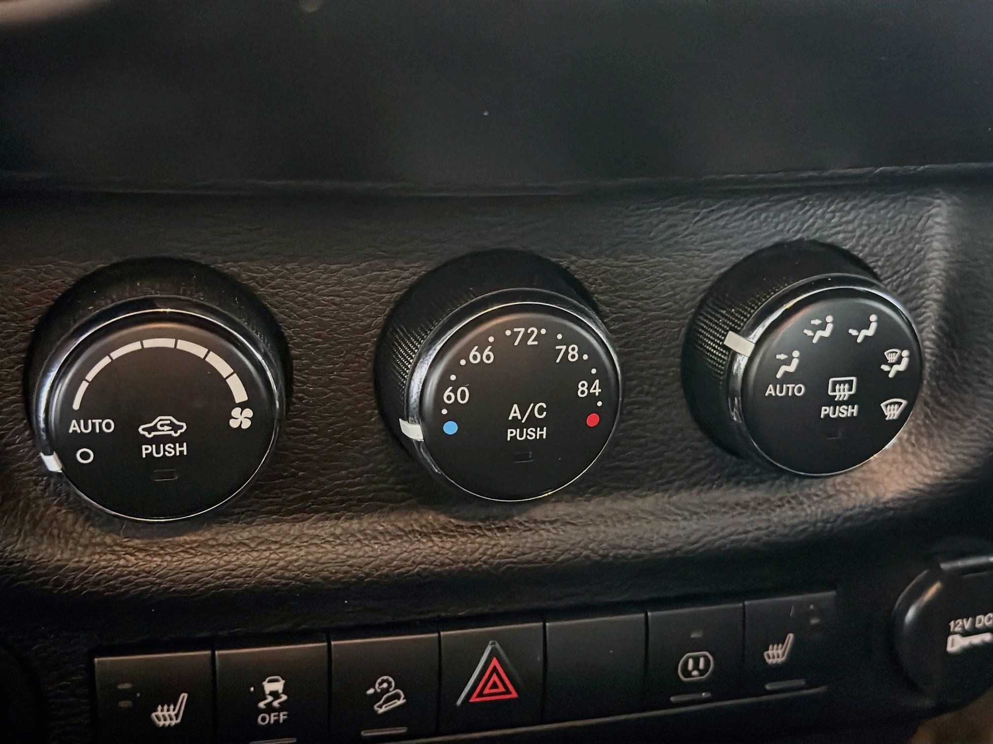 Used 2013 Jeep Wrangler Unlimited Sahara w/ Connectivity Group AWD/4WD image 21
