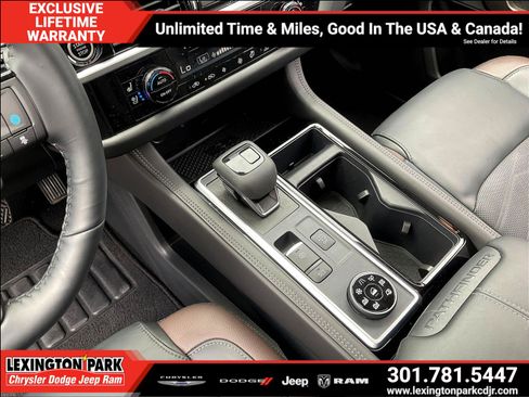 Used 2024 Nissan Pathfinder Platinum AWD/4WD image 17