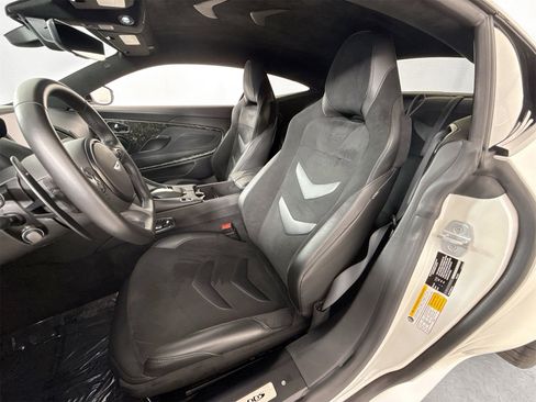 Used 2019 Aston Martin DBS Superleggera image 9