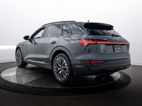 Used 2024 Audi Q8 e-tron Prestige image 5