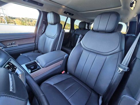 New 2025 Land Rover Range Rover SE image 21