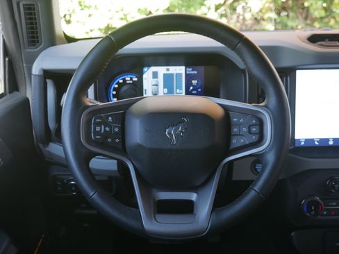 Certified 2022 Ford Bronco Badlands image 6