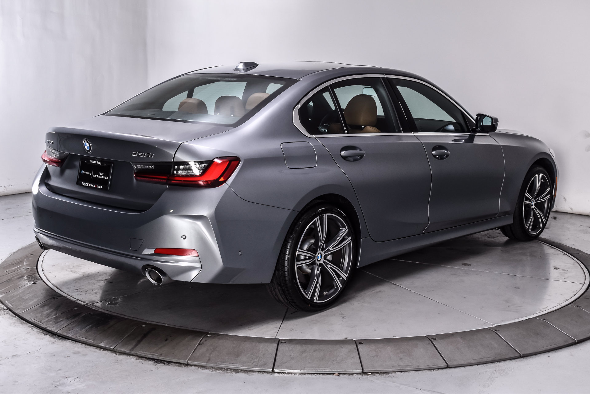 Used 2024 BMW 330i xDrive Sedan w/ Premium Package AWD/4WD image 6
