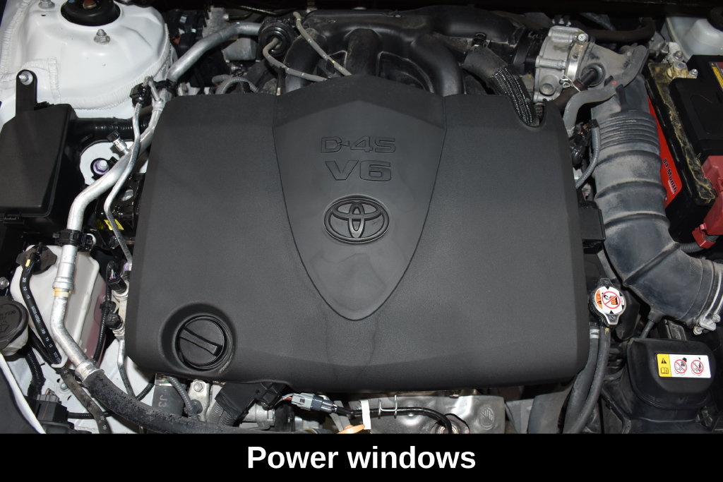 Used 2019 Toyota Avalon XSE w/ All Weather Liner Package FWD image 9