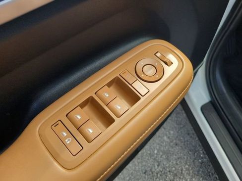 Used 2024 Hyundai Santa Fe Limited image 19