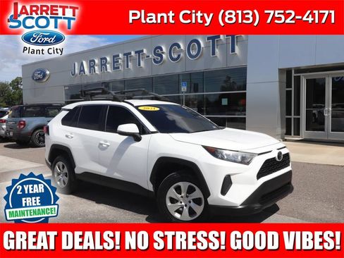Used 2021 Toyota RAV4 LE FWD image 1