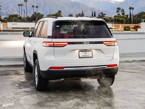 New 2025 Jeep Grand Cherokee Laredo image 7