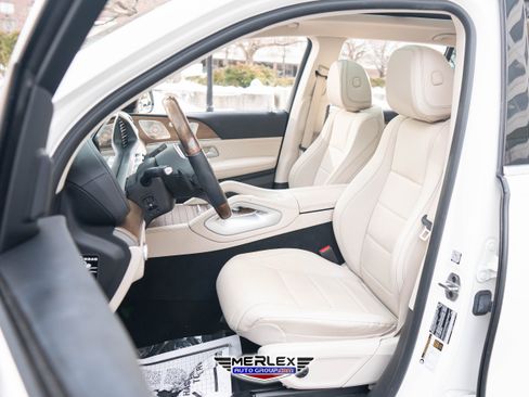 Used 2022 Mercedes-Benz GLS 450 4MATIC image 16
