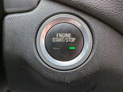 Used 2023 Chevrolet Equinox LT image 18