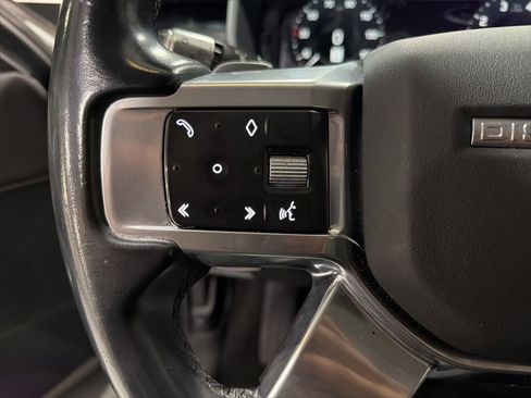 Used 2021 Land Rover Discovery S image 13