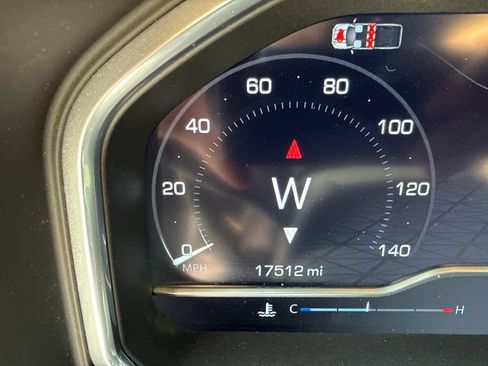 Used 2024 GMC Sierra 2500 AT4 w/ AT4 Premium Plus Package AWD/4WD image 4