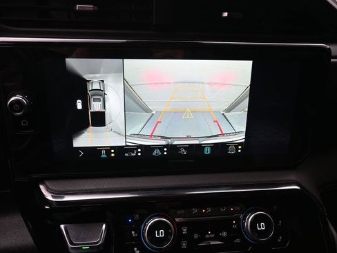 Used 2022 GMC Sierra 1500 AT4 w/ AT4 Premium Package image 3