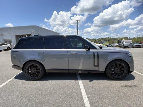 New 2026 Land Rover Range Rover Long Wheelbase SE AWD/4WD image 6